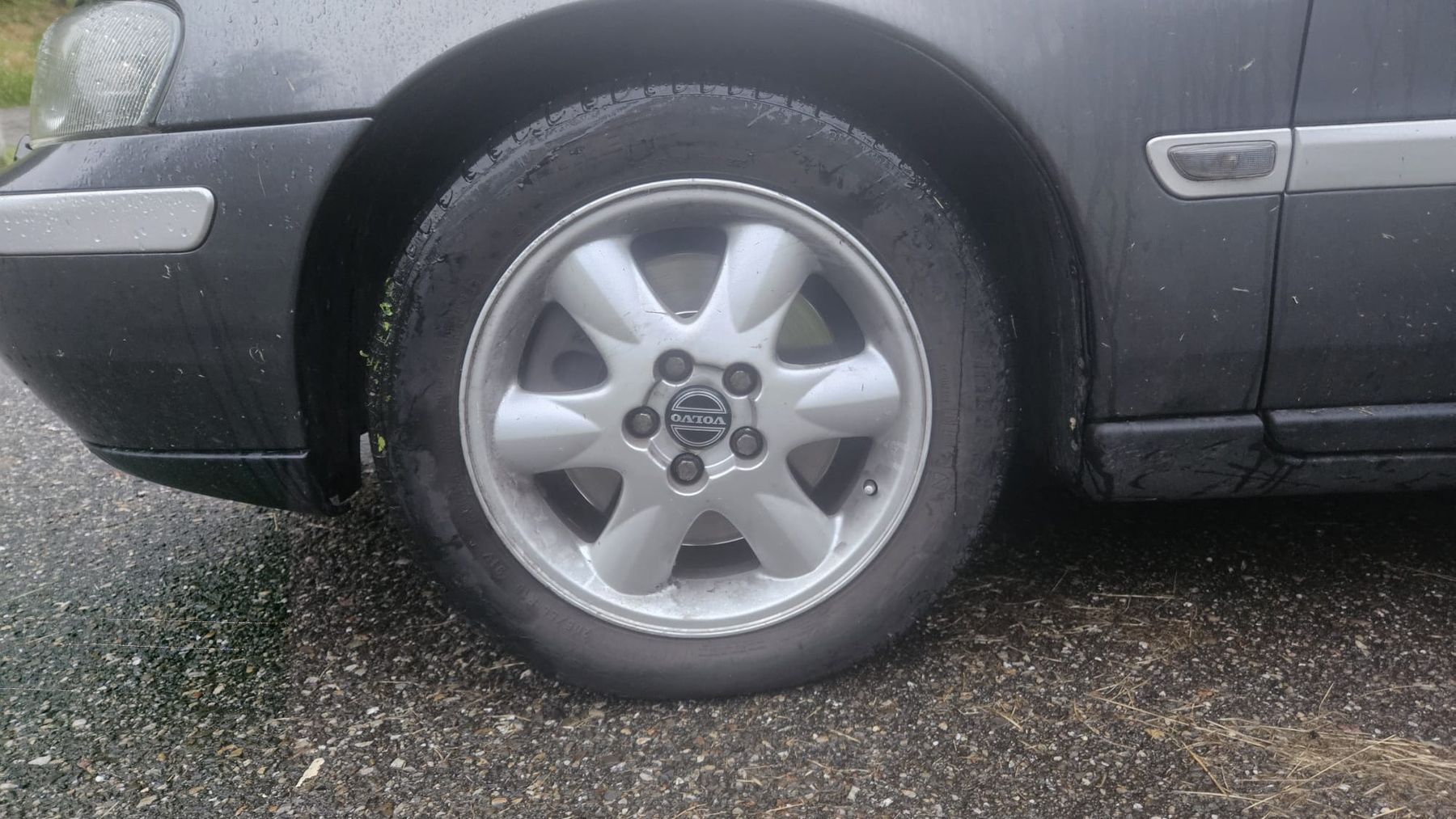 Volvo Automobili: Volvo V70 2.4 – Usato da Mühledorf SO venduto da sch_72xg 3
