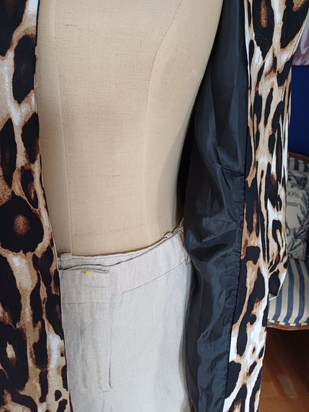 Giacche: Leichte Sommerjacke Leoprint Gr. 36/ 38 – Usato da Romanshorn venduto da Hanibal424 2