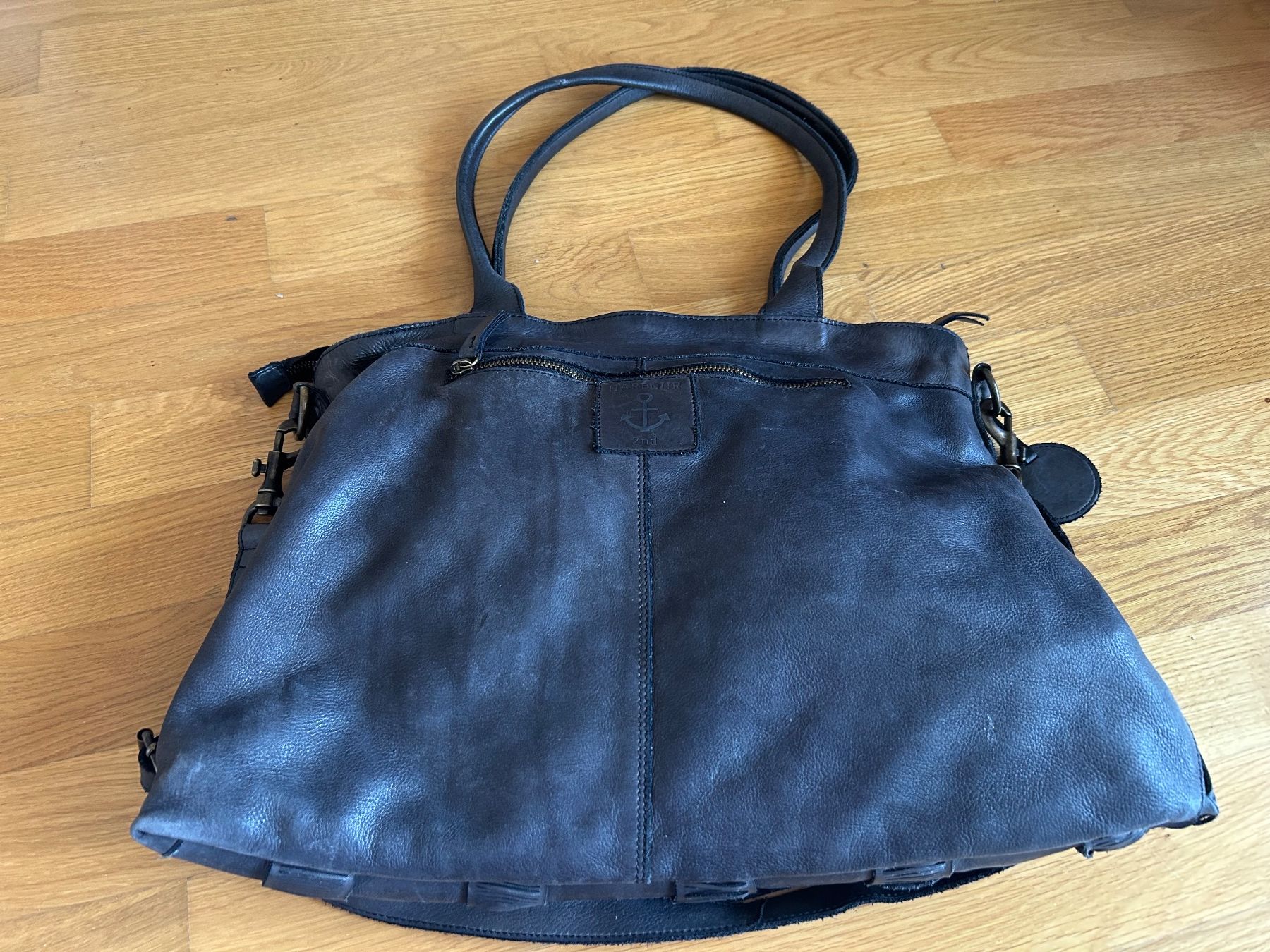 Borse da donna: Neuwertige Ledertasche / Umhängetasche – Nuovo (secondo la descrizione) da Rorschach venduto da LuciaTramp 1