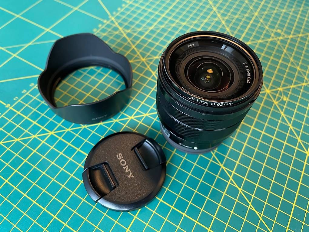 Sony Obiettivi: Sony Weitwinkel-Objektiv E-Mount 10-18mm f/4.0 OSS E-Mount – Usato da Kerns venduto da Platypus2
