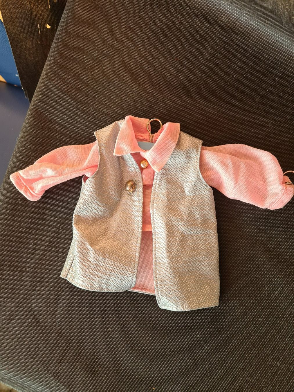 Sasha Morgenthaler Bambole: Sasha-Puppenkleider Set Weste mit Bluse – Usato da Münchenbuchsee venduto da babilibern 5
