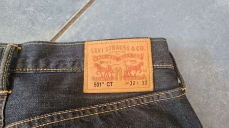 Levi's 501 Original (Custom Tapered) - W32 L32