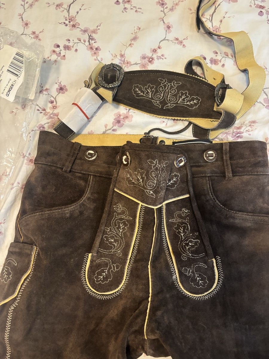 Pantalons: Lederhosen – Neuf avec emballage d'origine à Bern par cia_6q9y 1