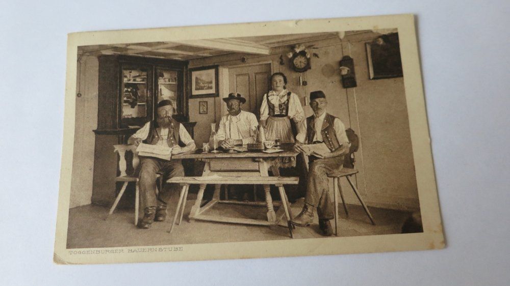 Cartoline postali: Toggenburger Bauernstube - belebt - 1923 – Usato da Jona venduto da centumprata