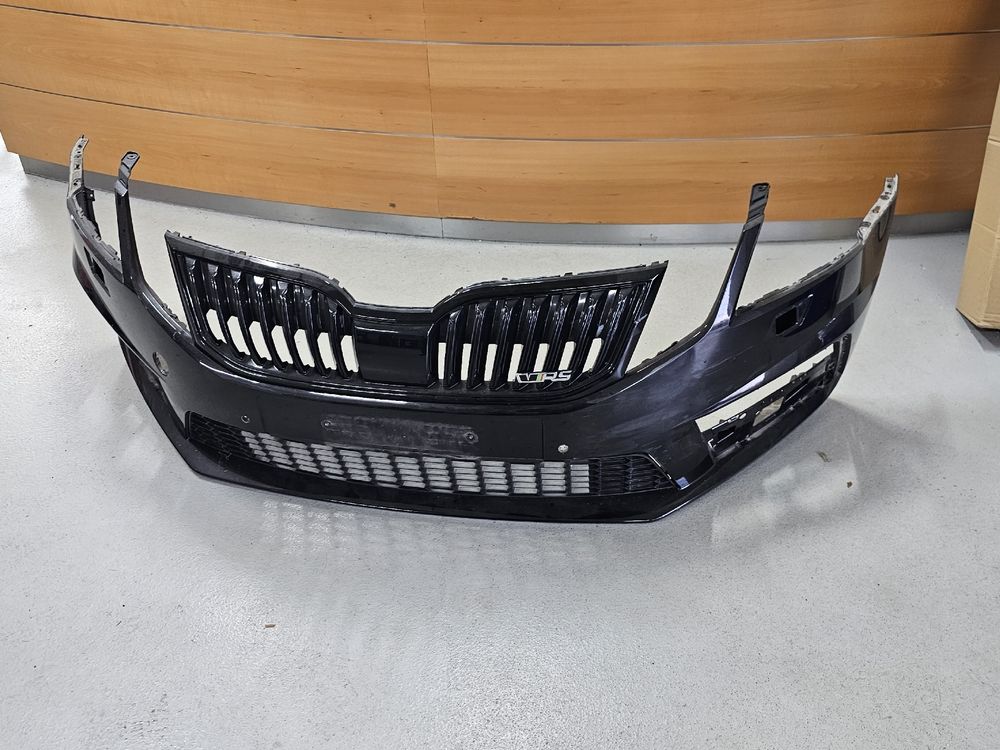 Skoda Octavia RS 08-13 ORIGINALE STOßSTANGE VORNE LACKIERT IN WUNSCHFARBE, NEU