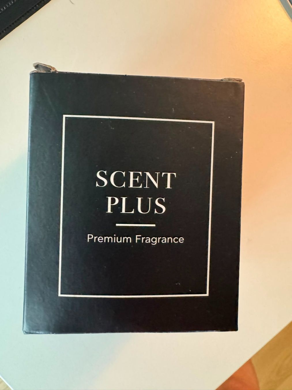 Candele: NEW - Luxury perfumed home candle – Nuovo e nell'imballaggio originale da Zürich venduto da aygo_a 1