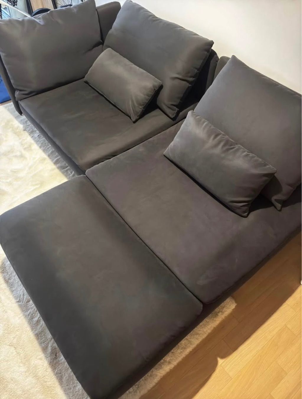 Ikea Divani: Canapé – Usato da Lausanne venduto da deb_n9m9 1