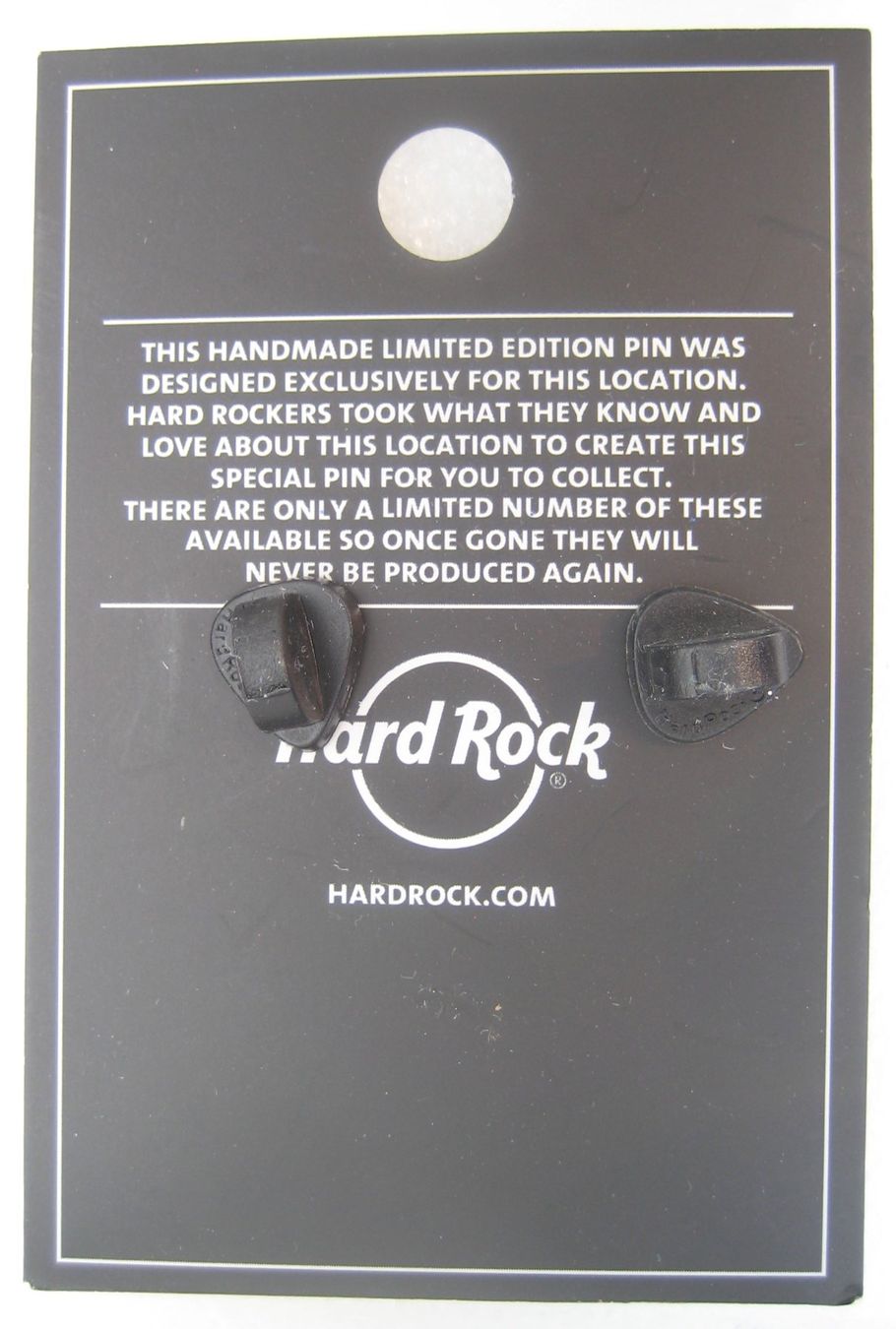 Hard Rock Cafe Plaketten & Abzeichen: Hard Rock Cafe St. Maarten Flag Guitar Horizontal Logo – Neu und originalverpackt aus Emmenbrücke von tms1122 4