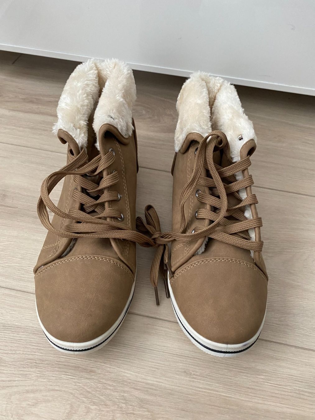 Scarpe da donna: warme Boots Gr. 40 - wie neu – Usato da Füllinsdorf venduto da Sunnebliemli7 1