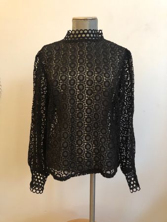 blouse H&M en broderie anglaise noire