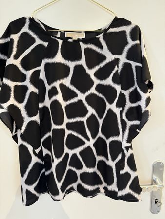 Michael Kors Women's Blouse - Black & White Print