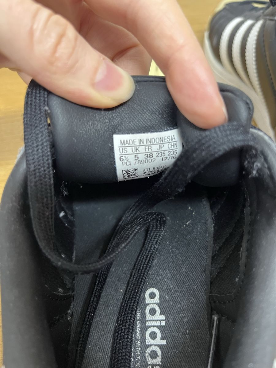 Adidas Scarpe da donna: Schwarze Adidas Superstar Grösse 38 – Usato da Teufenthal AG venduto da Nanahu 4