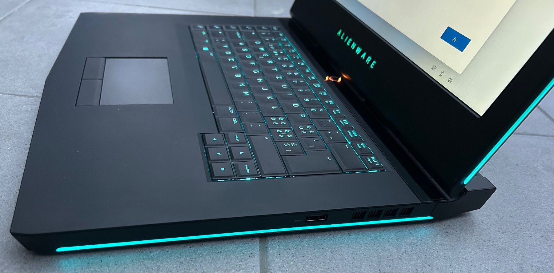 Alienware Notebooks: Alienware 15 R3 UHD | i7 | 32GB RAM | Intel GPU 530 OK – Gebraucht aus Schaffhausen von spinelli02 4