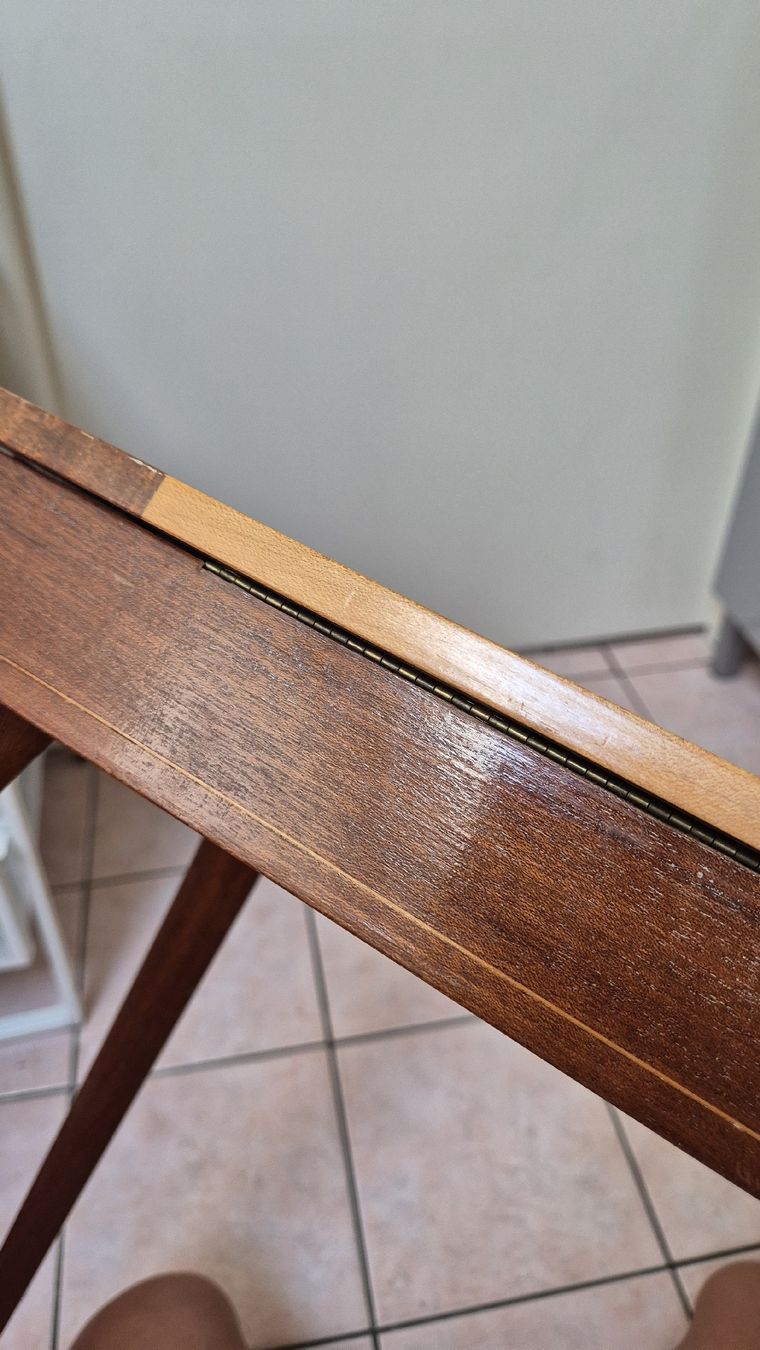 Tavoli: Table à ouvrage ancienne avec marqueterie  – Usato da Versoix venduto da Lenas9 8