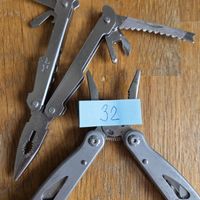2x Multitool Werkzeuge