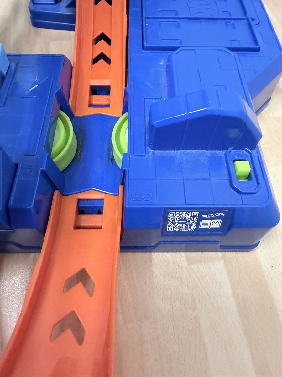 Hot Wheels Rennbahnen: Hot Wheels Action 4-Loop Crash Out Track Set  – Gebraucht aus Elsau von Aries81 2