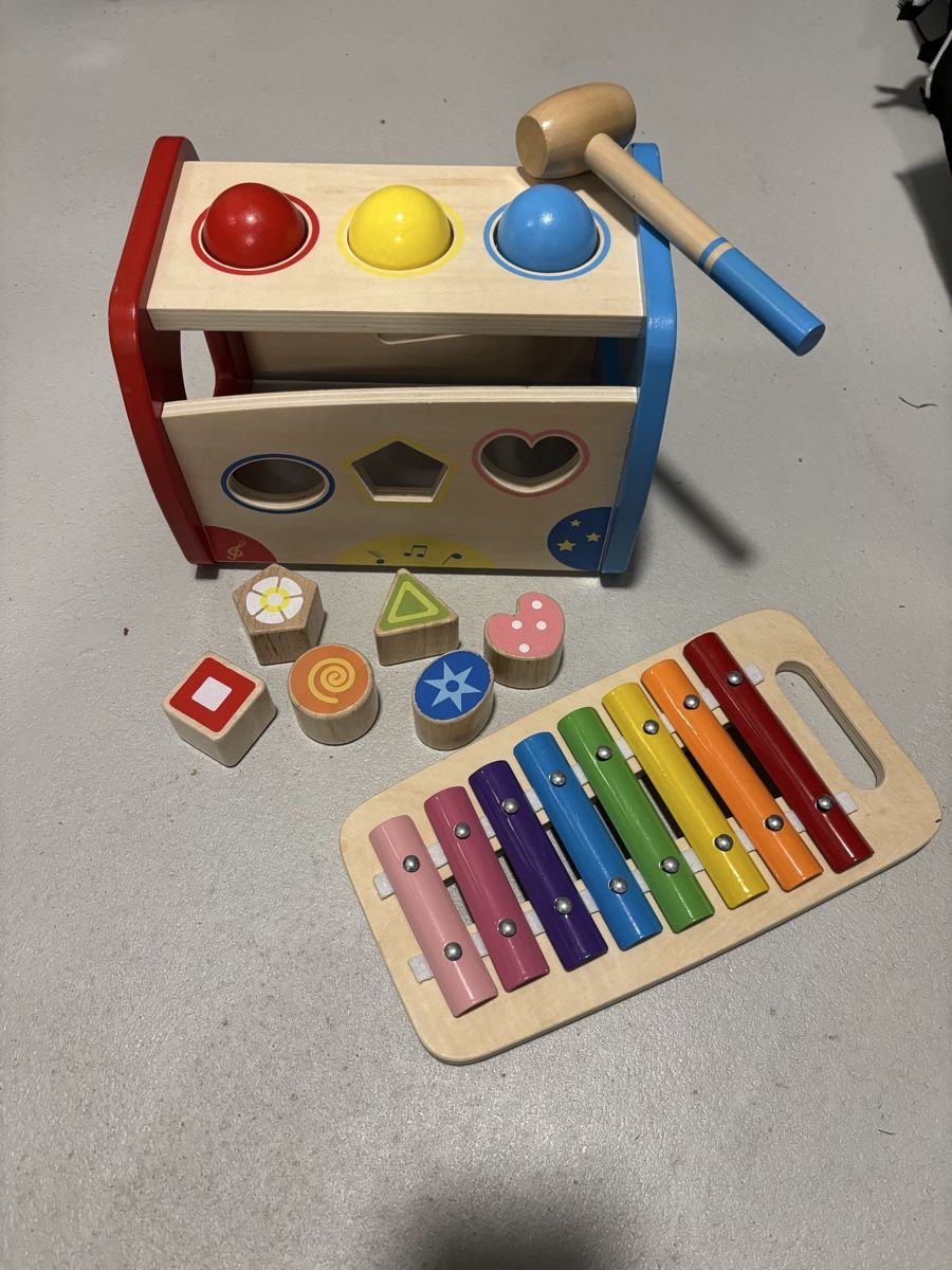 Spielzeuge: Motorikbox inkl. Xylophon  – Gebraucht aus Schleinikon von Jessica_Lutishi