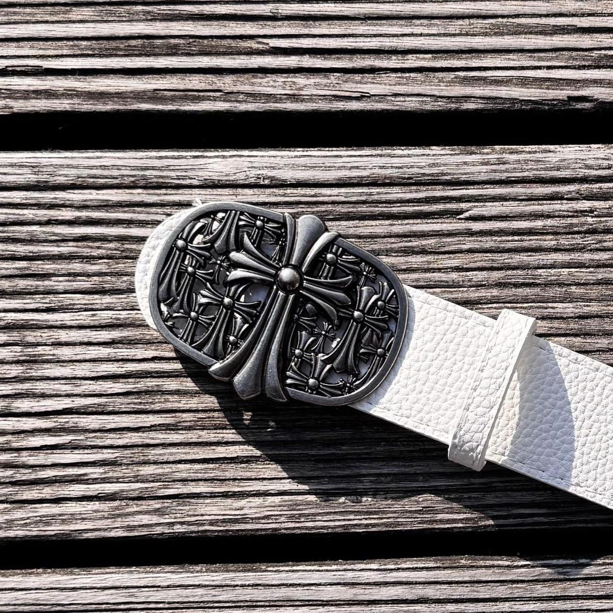 Chrome Hearts Cinture: White Gothic Cross Buckle Leather Belt - Statement Buckle   – Nuovo e nell'imballaggio originale da Caviano venduto da reselleo21 2