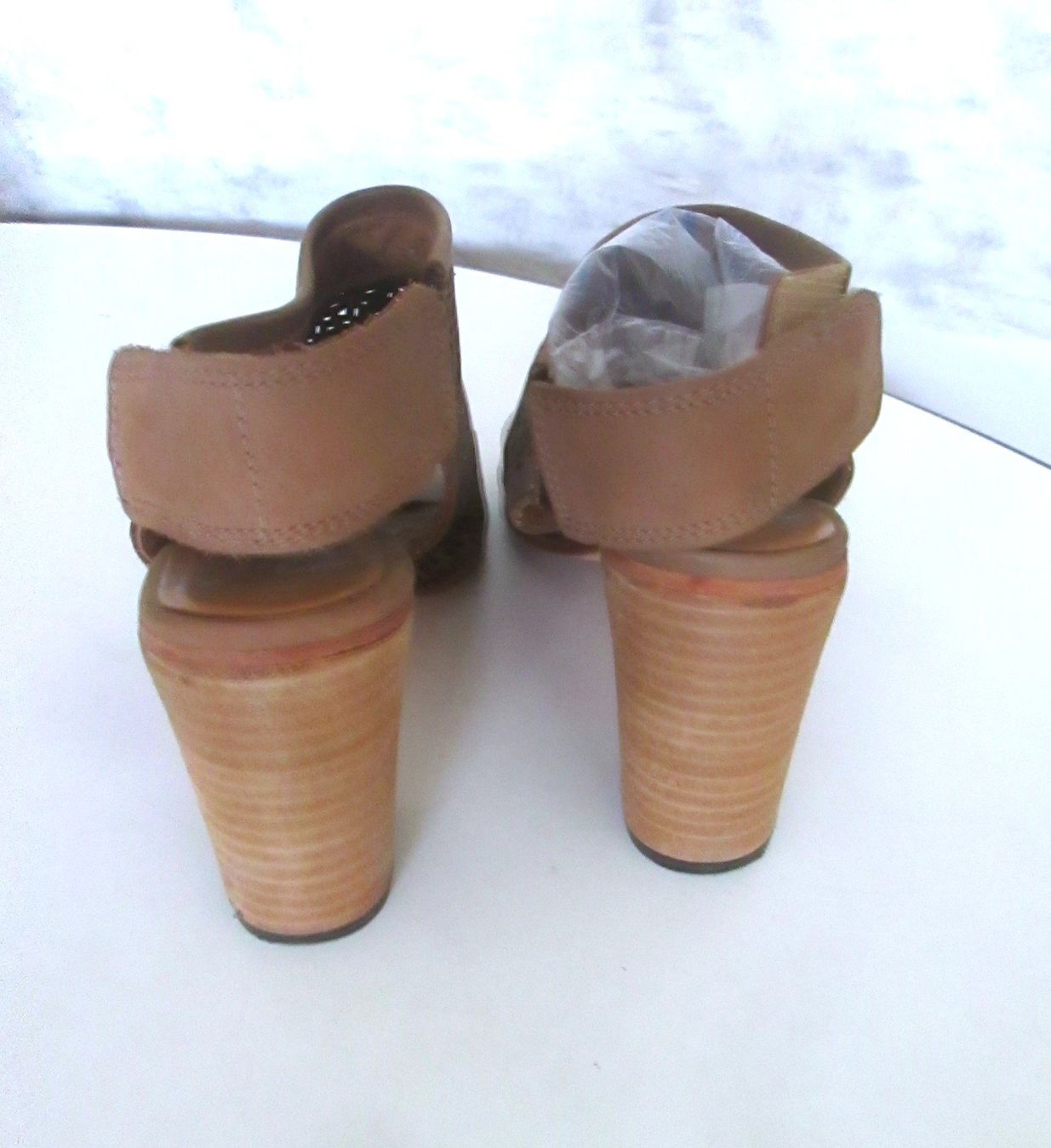 Scarpe da donna: HL Sandalen aus echtem Leder Nummer 38 – Usato da Sementina venduto da babucia 1
