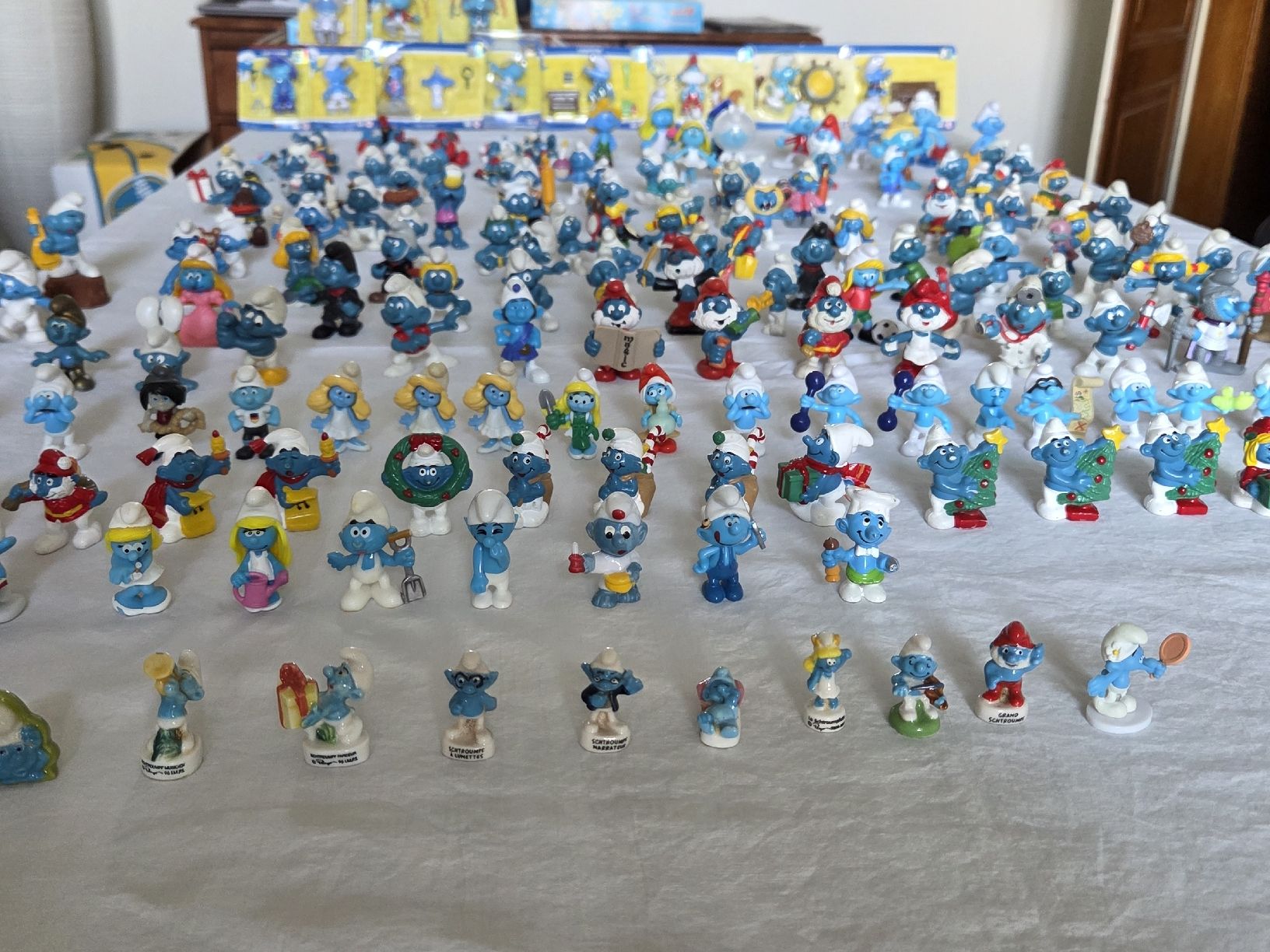 Statuette: un lot de 187 schtroumpfs  – Usato da Neuchatel venduto da sckkj 3