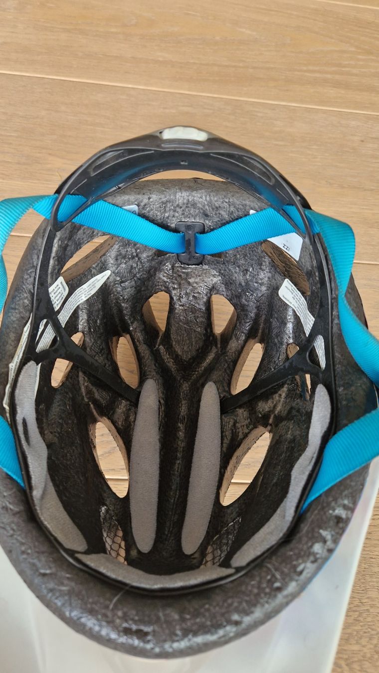 Bell Caschi: Velo Helm Kinder Mädchen Bell – Usato da Abtwil venduto da Buda730 7