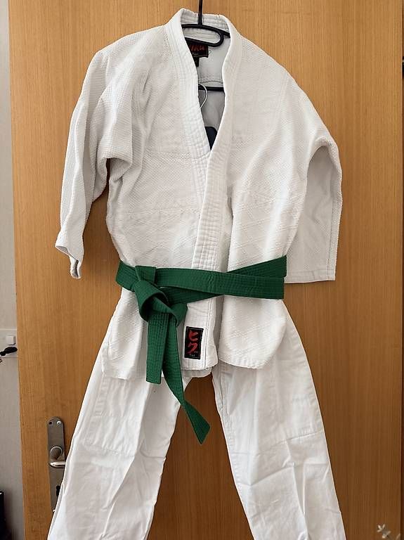 Kimonos: Judogi Kimono taille 150 – Gebraucht aus Lausanne von fynou