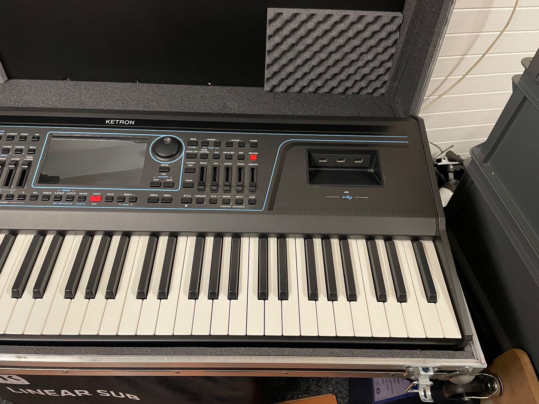 Ketron Strumenti musicali: Ketron SD 9 Pro – Nuovo (secondo la descrizione) da Suhr venduto da Audiobruno 5