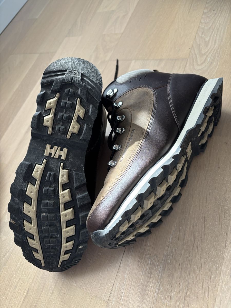 Helly Hansen Scarpe da uomo: Helly Hansen Wanderschuhe Leder Braun, Gr. 43 – Usato da Kaltbrunn venduto da lp0_ft8x 1