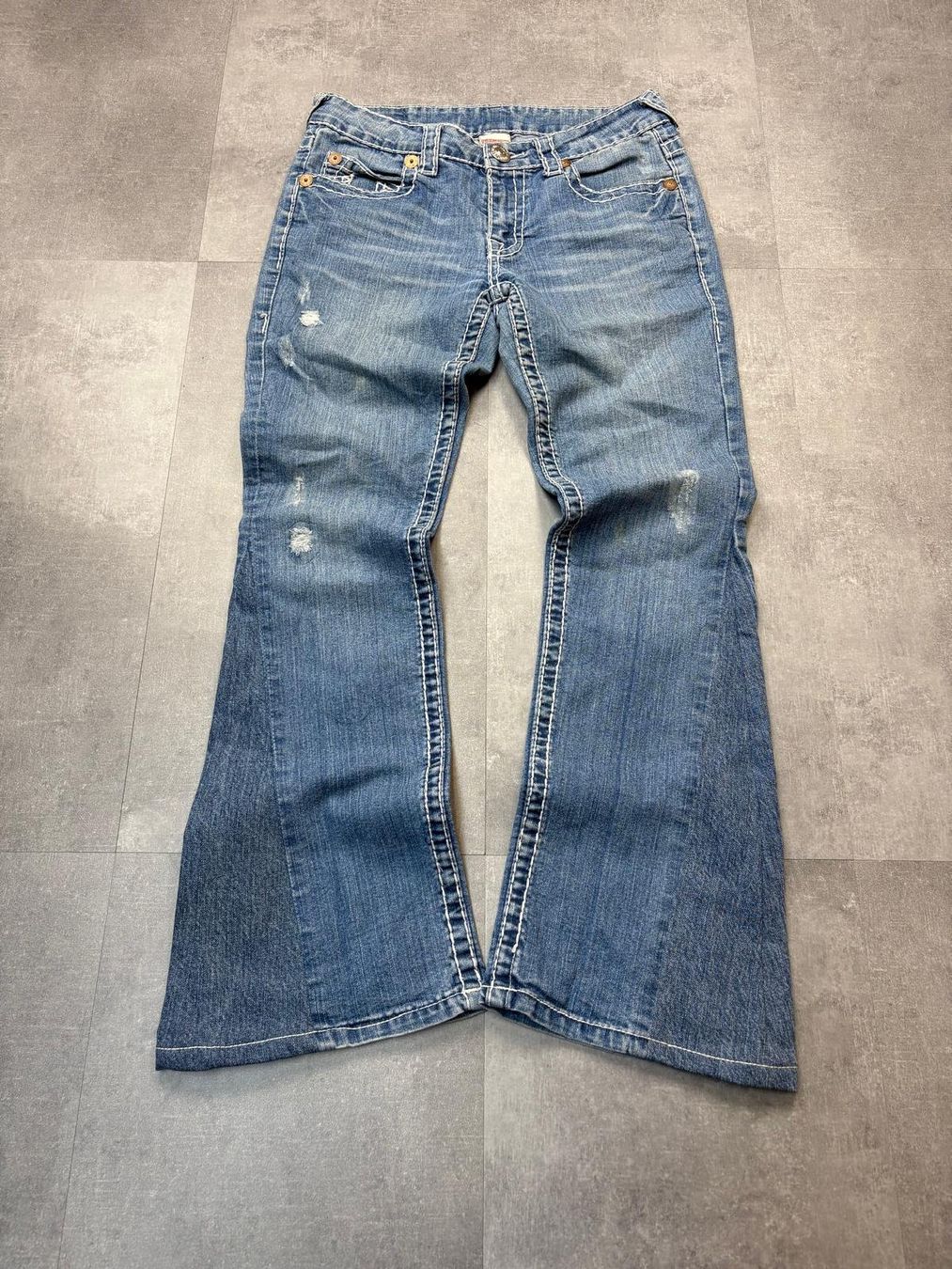 True Religion Jeans: True Religion Bootcut Flared Jeans - Grösse M/29 – Nuovo (secondo la descrizione) da Werdenberg venduto da hase.vintage 1