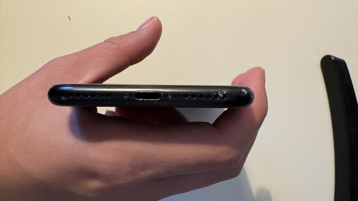 Apple Telefoni cellulari / Smartphones: iPhone 7 schwarz 32GB inkl. Ladekabel – Usato da Bichwil venduto da lau_b872 7