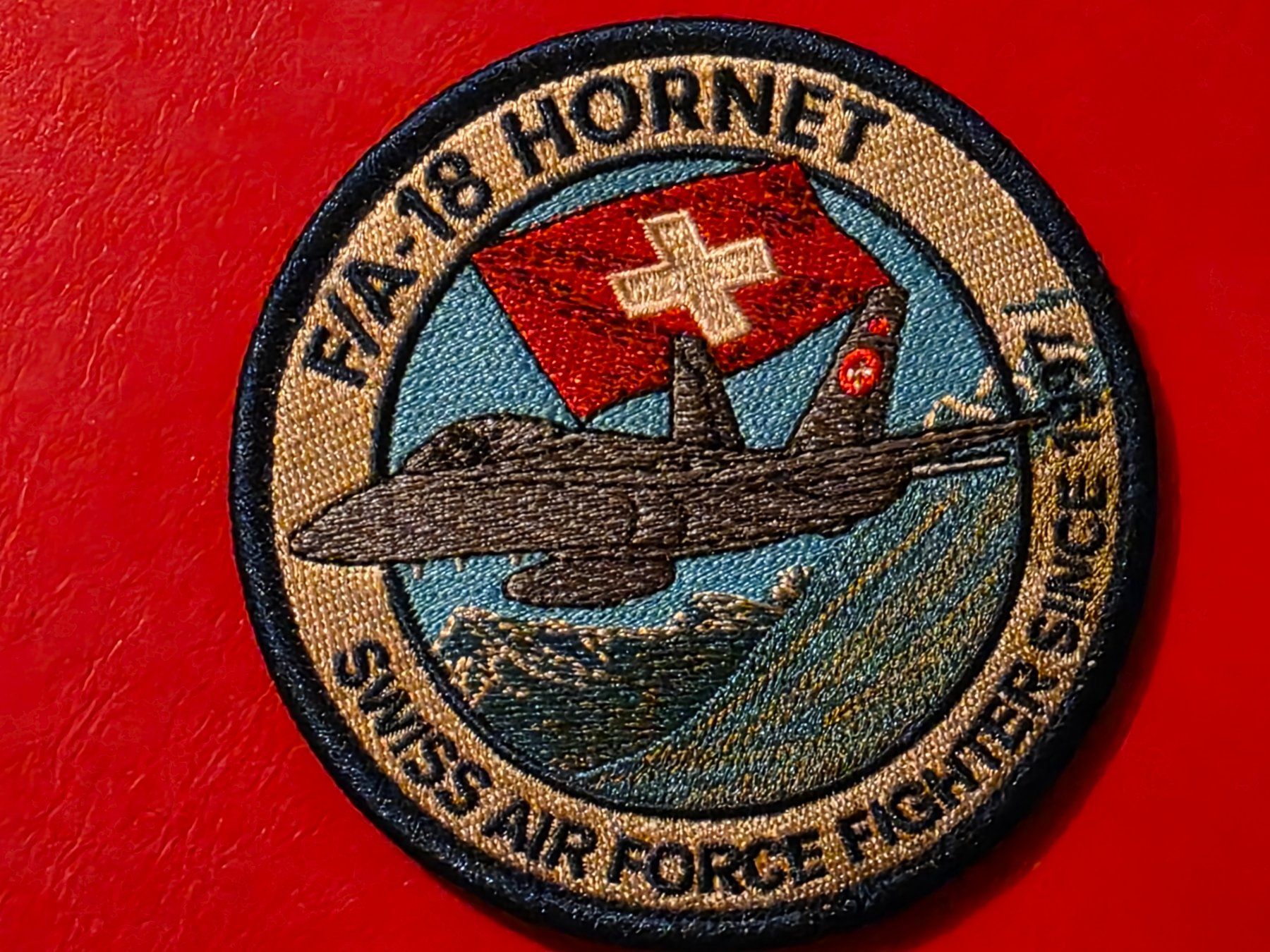 Schweizer Armee Placchette & Badge: Luftwaffe Abzeichen Badge FA-18 KLETT – Nuovo (secondo la descrizione) da Nyon venduto da freetoys08