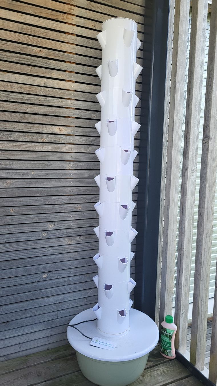 Coffres de rangement: vertikale hydroponic tower Garten – D'occasion à Bennau par RhiAltnts