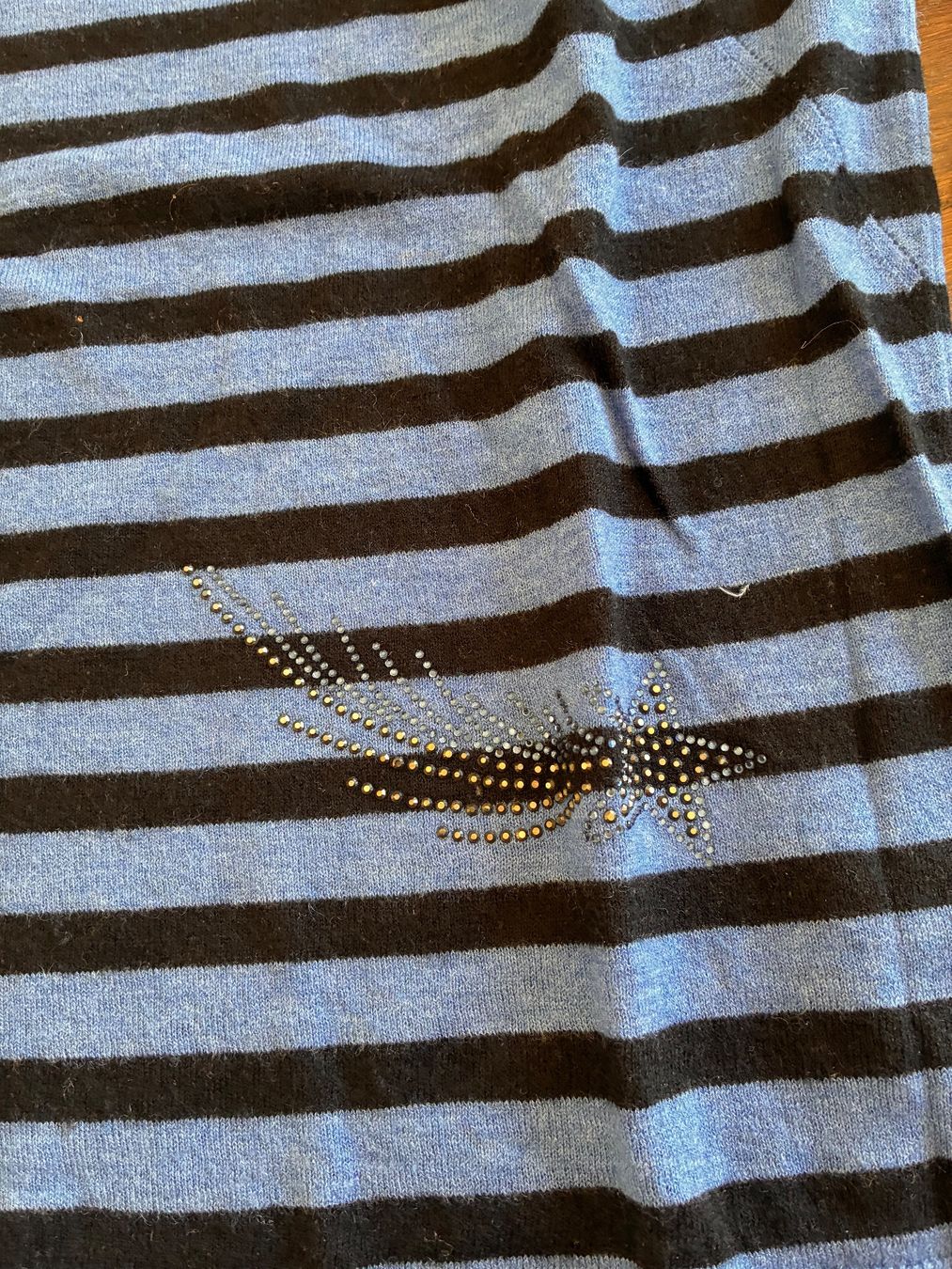 Maglioni & Felpe: Pull rayé bleu noir avec strass occasion bon état – Usato da Mies venduto da pulrichg 2