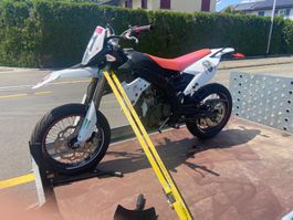 Mondial Motorrad 125 mit Motorschaden