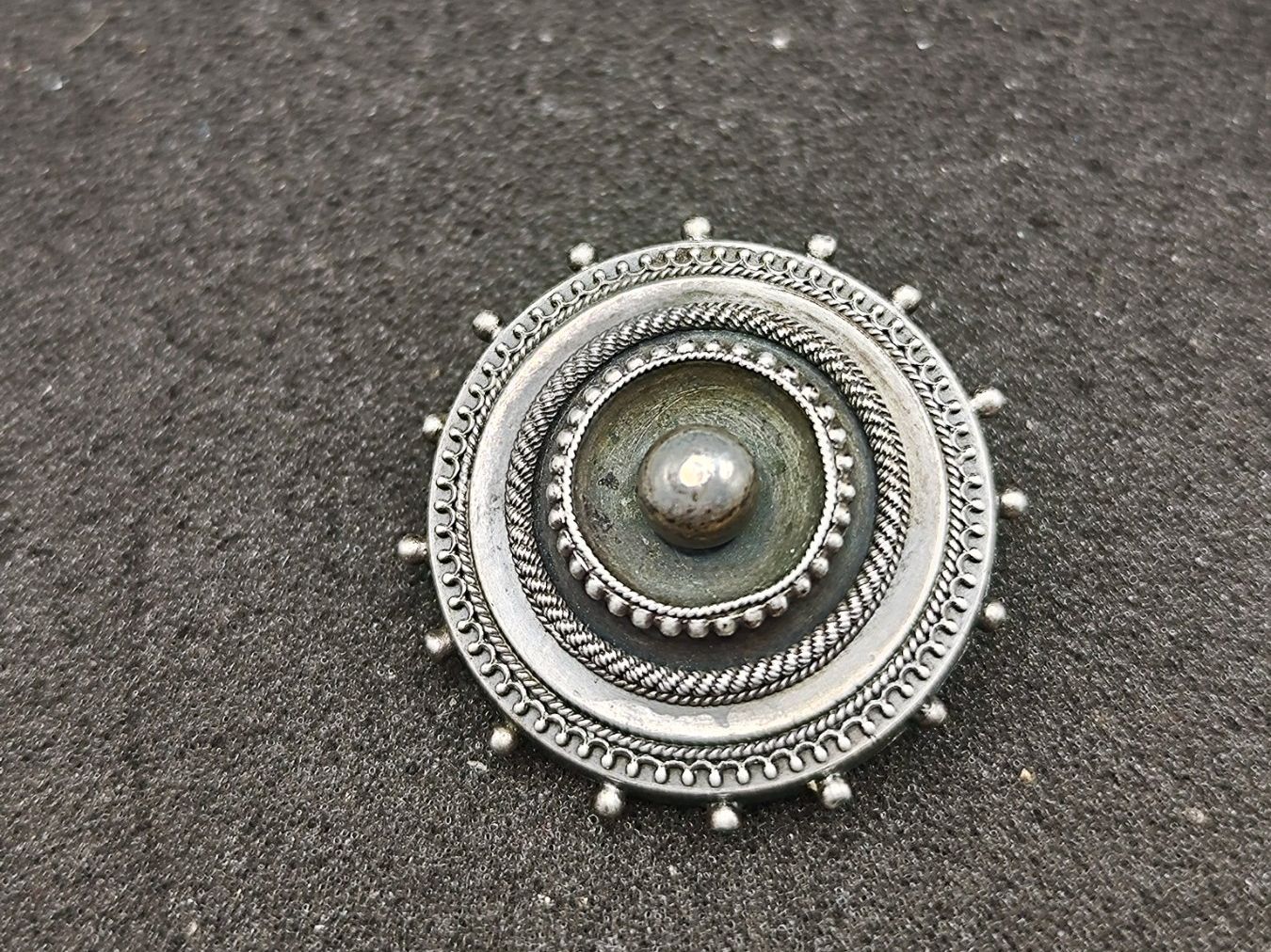 Broschen & Nadeln: Wunderschöne Antike 925er Silber Unisex Brosche Top – Gebraucht aus Steffisburg von mat_8s7d