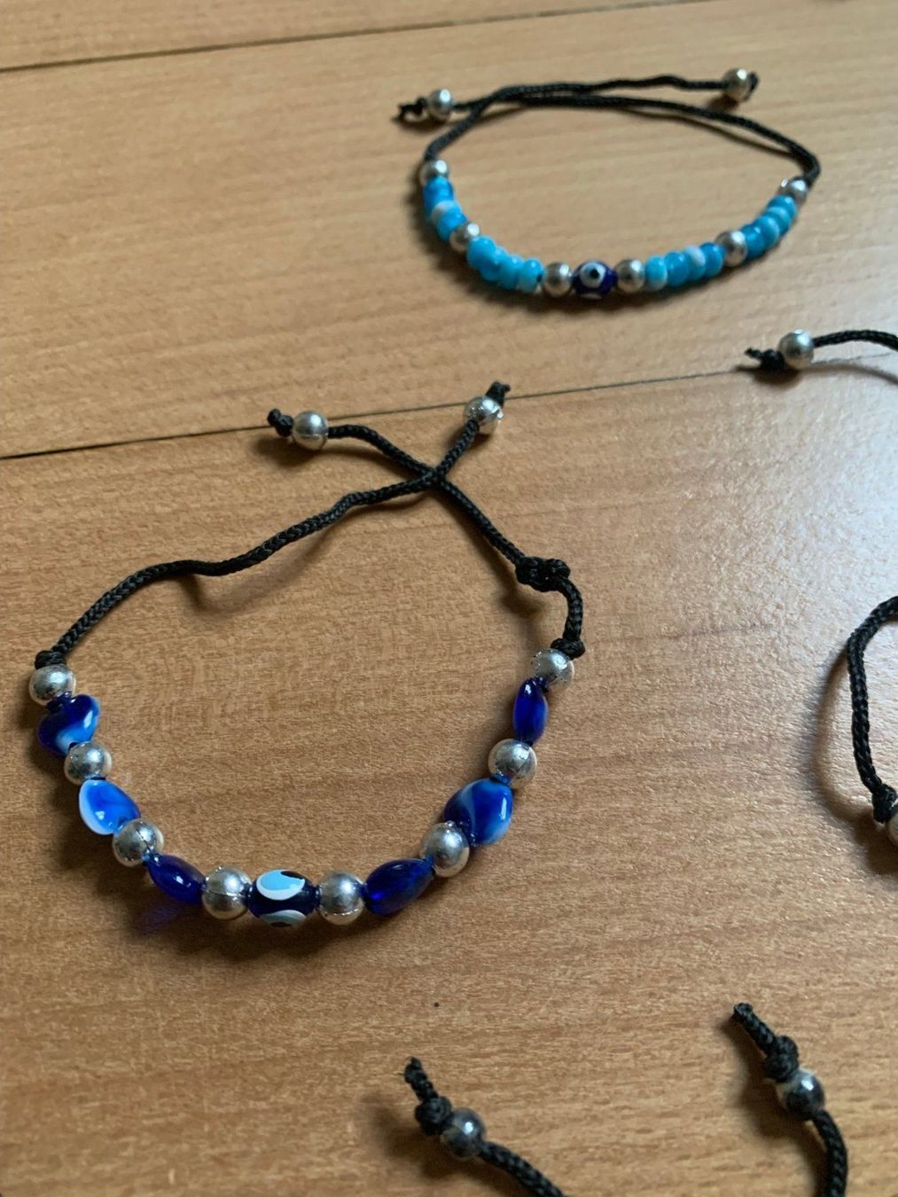 Bracelets: 7 schwarze und blaue Armbänder – D'occasion à Zürich par Diazaio 1