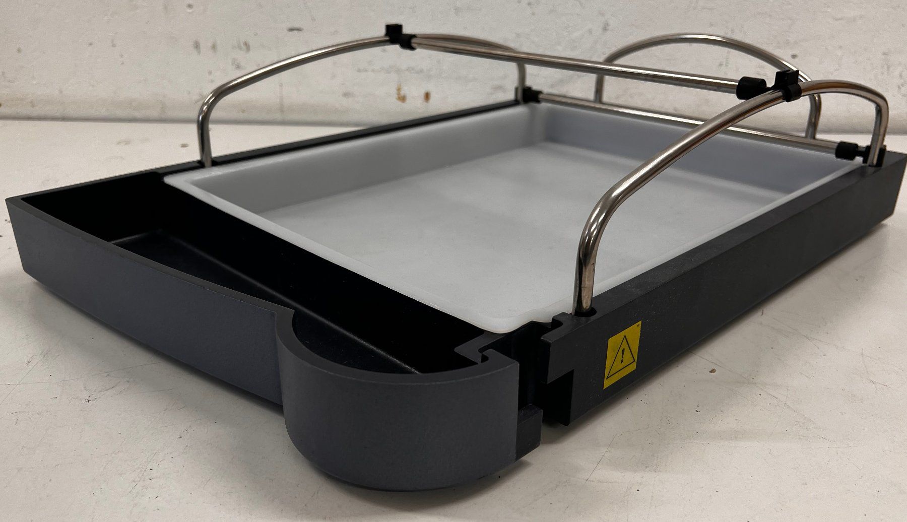 Accessori da laboratorio: Waters Acquity UPLC Solvent Tray – Usato da Niederdorf venduto da LeptonAG_Labor