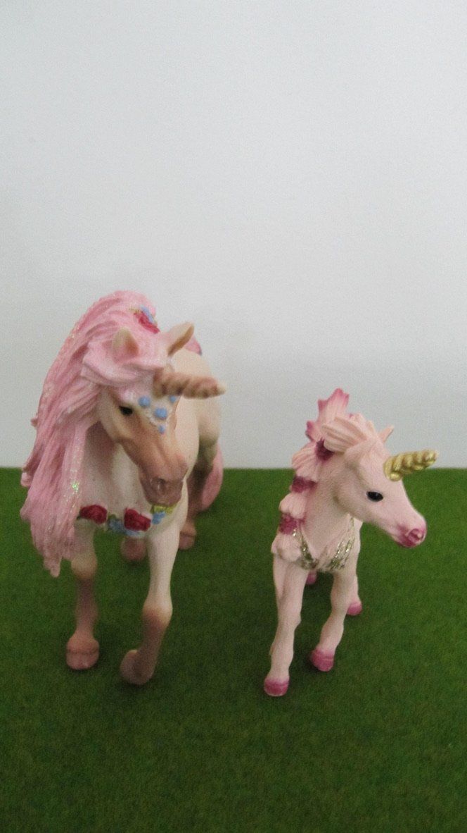 Schleich Giocattoli: Zwei schöne Schleich Bayala Schmuck Einhörner – Usato da Brunnen venduto da Kiwiland1 3