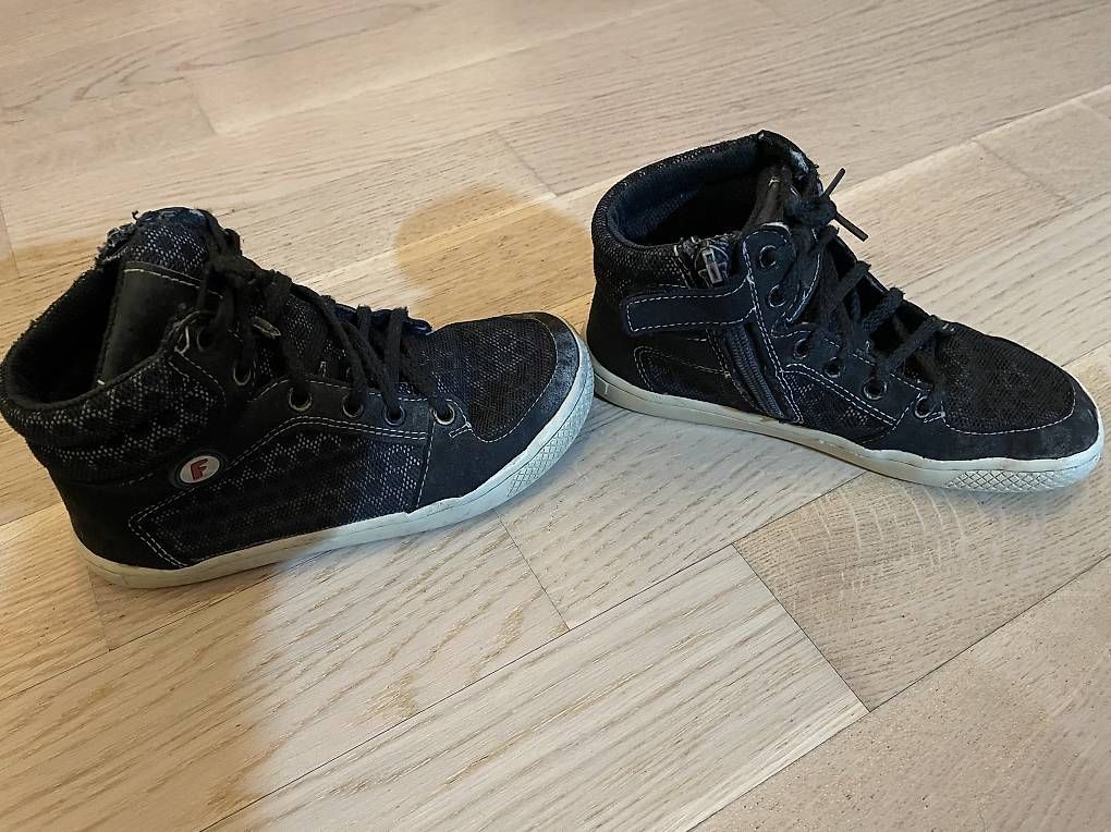 Scarpe per ragazzi: Filii Grösse 28 – Usato da Brütten venduto da Snowkiwi 1