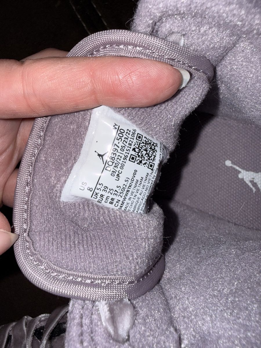 Scarpe da donna: Jordan 1 High Damenschuhe Samt Grösse 39 – Usato da birsfelden venduto da jaycee26 2