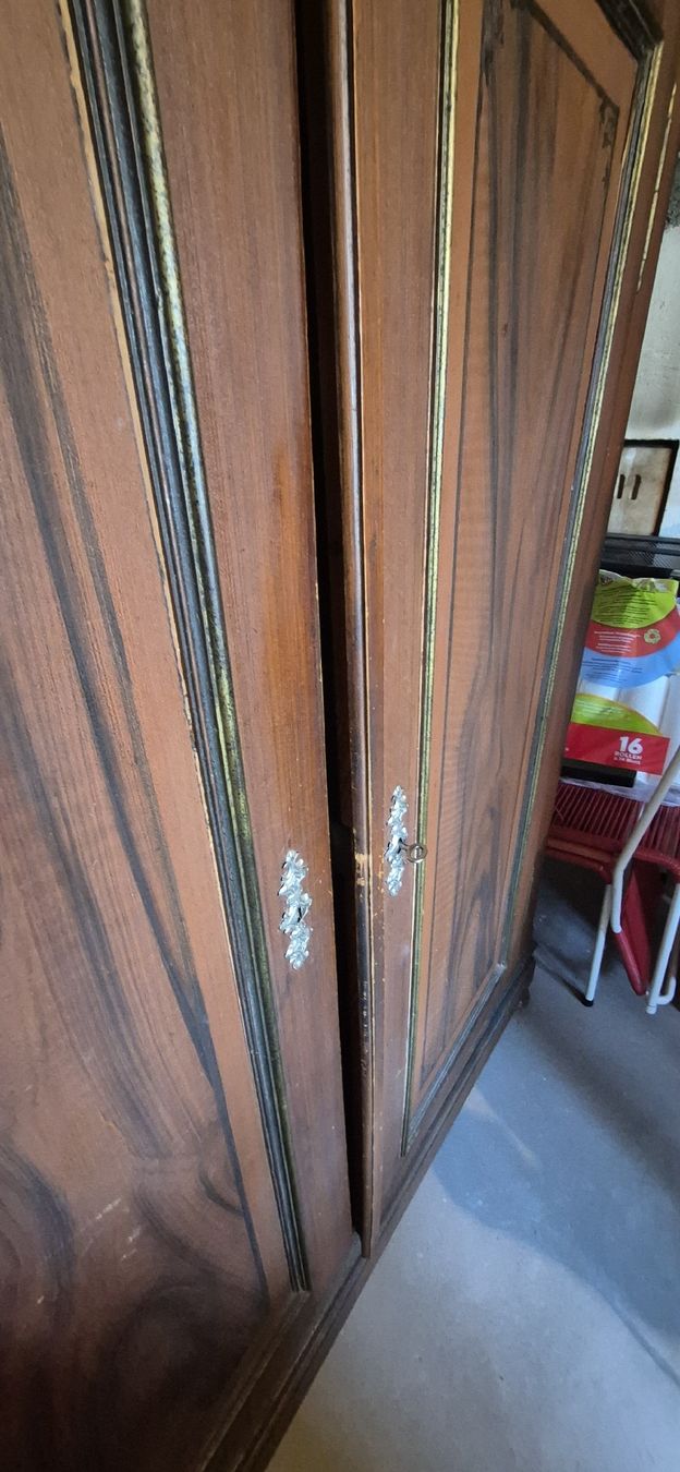 Armadi: Alter Tannenschrank – Usato da Ziefen venduto da Momihatalles 7