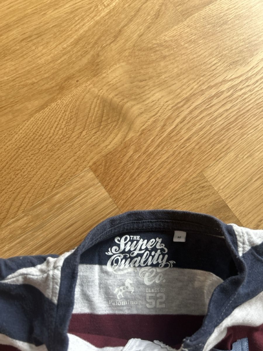 Maglioni & Felpe: Gestreiftes Kinder-Langarmshirt mit Tasche, Grösse 92 – Usato da Kaiseraugst venduto da Baum_12 1