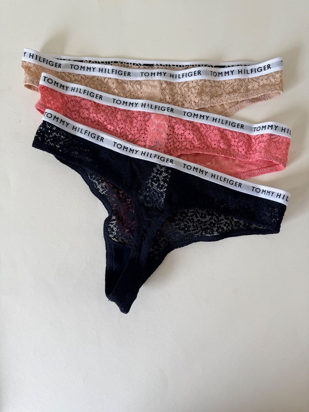 Tommy Hilfiger Altra biancheria intima: TOMMY HILFIGER, Spitzen-String, Grösse S, 3 Stück – Nuovo e nell'imballaggio originale da Rudolfstetten venduto da gst_g7xl 3