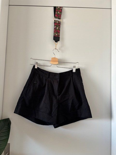 H&M Hosen: Black Shorts – Gebraucht aus Zürich von CoCos_Closet