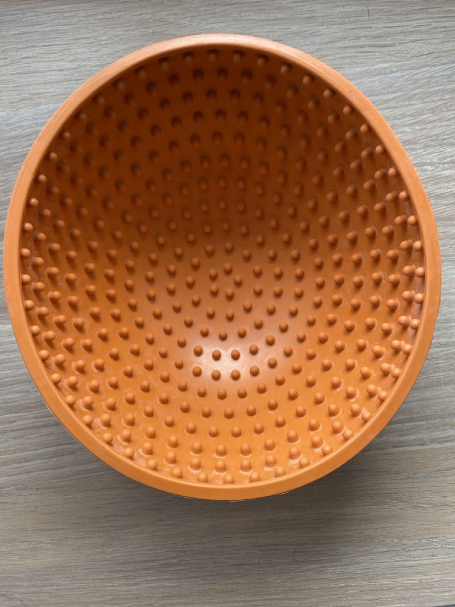 Futter: LickyMat Wobble – Gebraucht aus Sarmenstorf von Luethycel