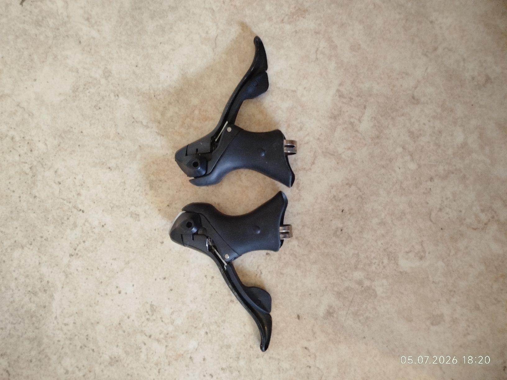 Shimano Pezzi di ricambio: Shimano 105 3x10 defekt  – Difettoso da Zürich venduto da etronicspy 2