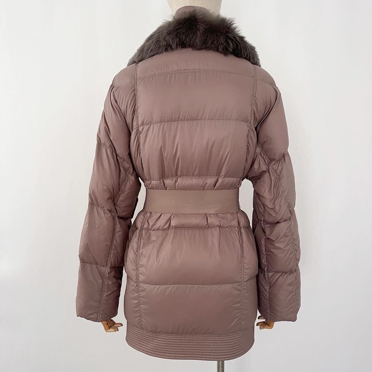 Escada Giacche: ESCADA SPORT Down Jacket – Nuovo (secondo la descrizione) da Emmen venduto da Avviivva_Com2023 4