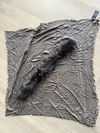 Gucci Seiden-Wolle Schal / Stola mit Pelzbesatz