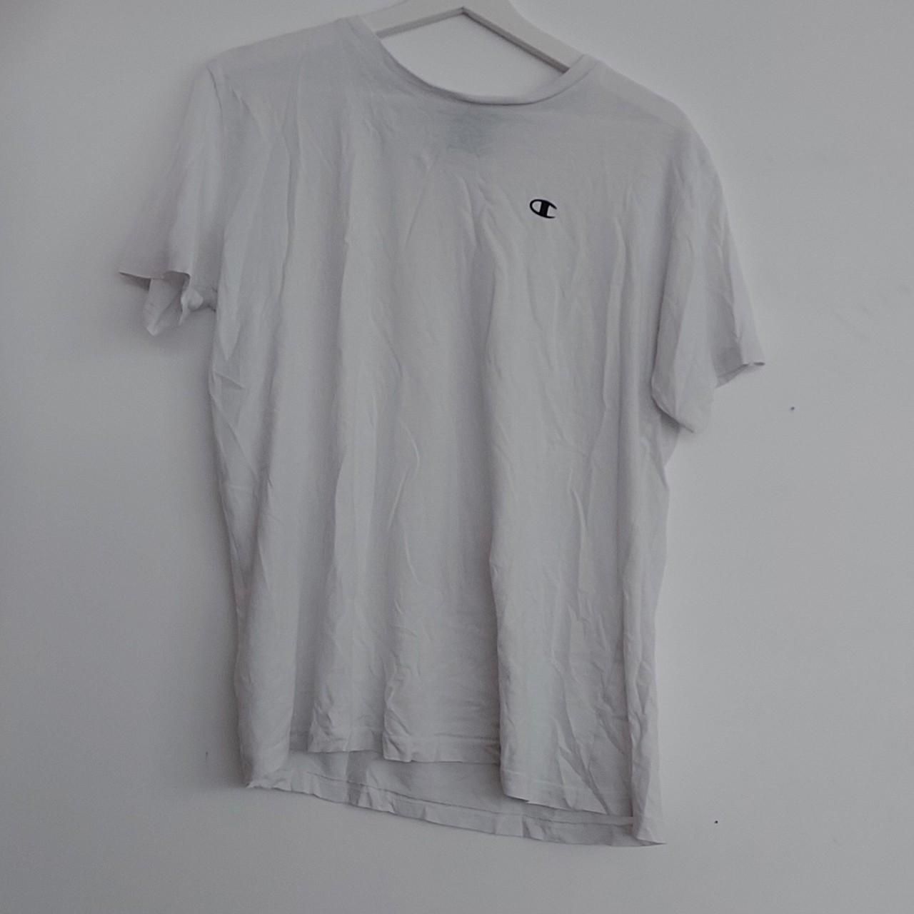 Champion Camicie, T-shirt & Polo: Champion T-Shirt – Usato da Neftenbach venduto da Joyvdberg