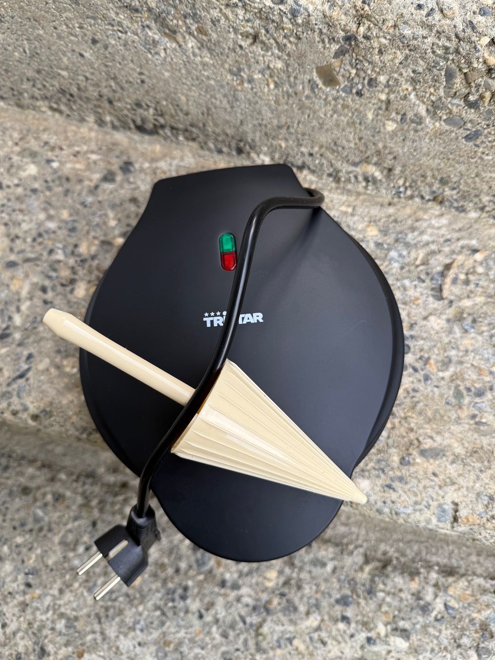Elettrodomestici da cucina: STROOPWAFEL/ICE CONE MAKER,TRISTAR WF-1170 – Usato da Leysin venduto da geomamar 1